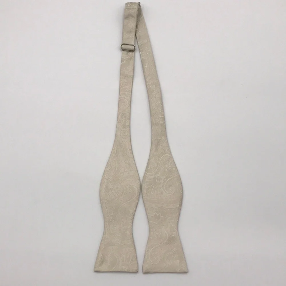 NWOT Robert Talbott Silk Cream Pailsey Bow Tie
